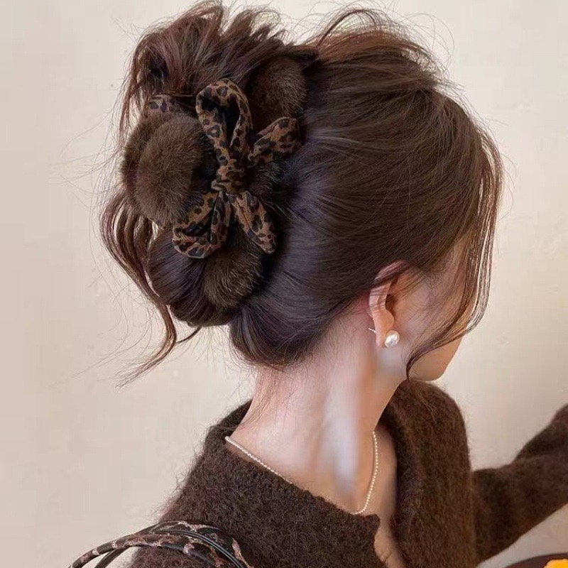Women'S Winter Accessories Set - 1個入り 高級感のあるヒョウ柄リボンヘアクリップ、フェイクミンクファーのおしゃれなシャーククリップ、後頭部のアップヘア用ヘアアクセサリー