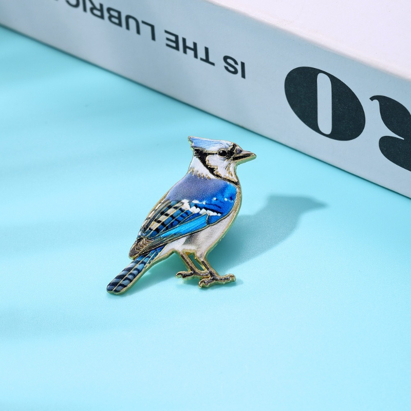 新しいリアルな鳥のブローチ、エナメルゴールドエッジのロビン、 - Brooch Pin Gold のレビューと価格