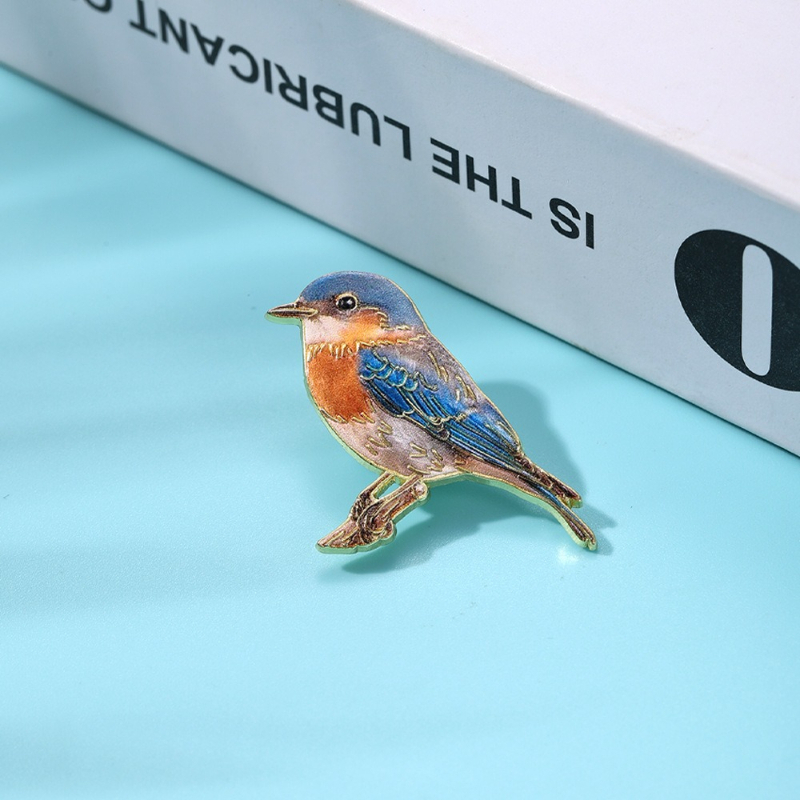 新しいリアルな鳥のブローチ、エナメルゴールドエッジのロビン、 - Brooch Pin Gold のレビューと価格