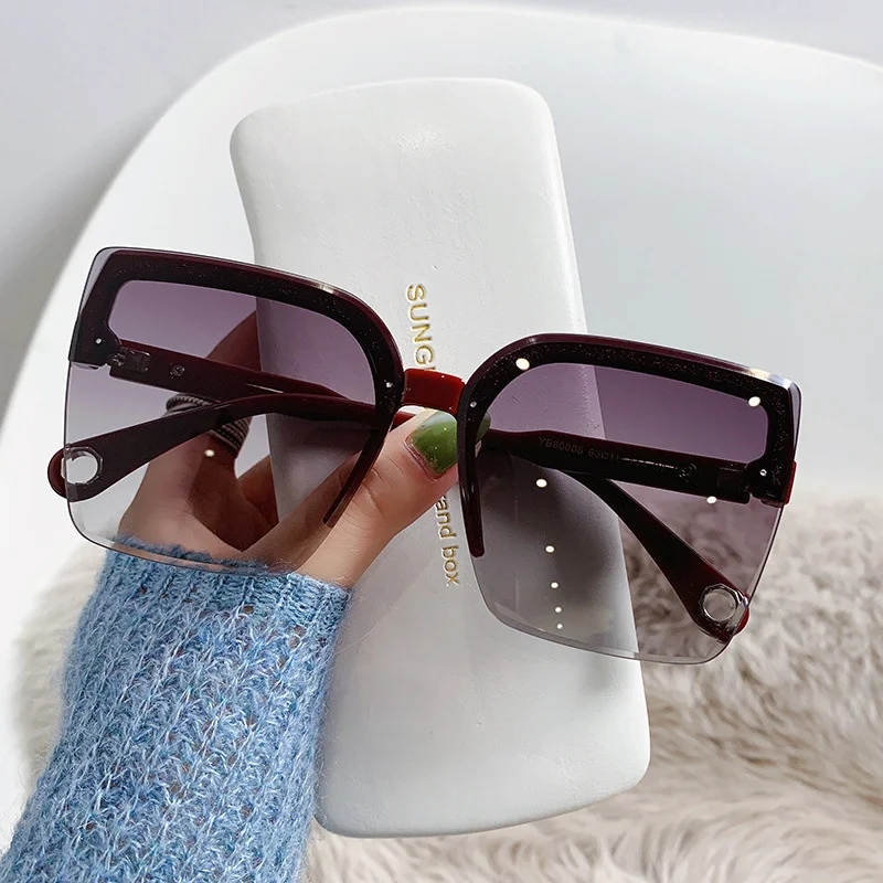 オーバーサイズサングラス 男女兼用 ファッション リムレス  - Sunglasses Oversized Square のレビューと価格