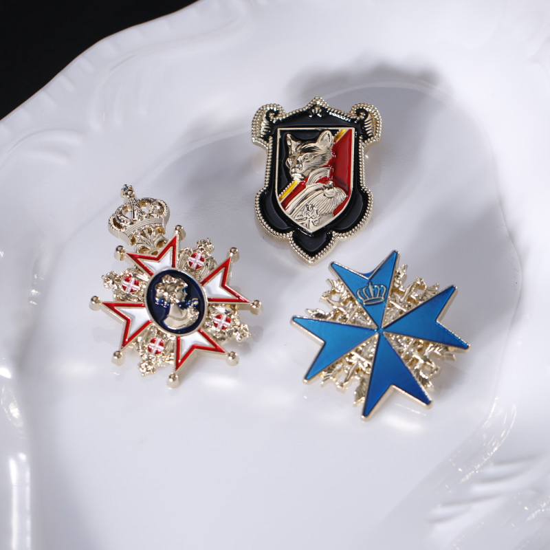 人気のメタル型電気メッキゴールドクラウン,美容ヘッド,点線の - Brooch Pin Gold のレビューと価格