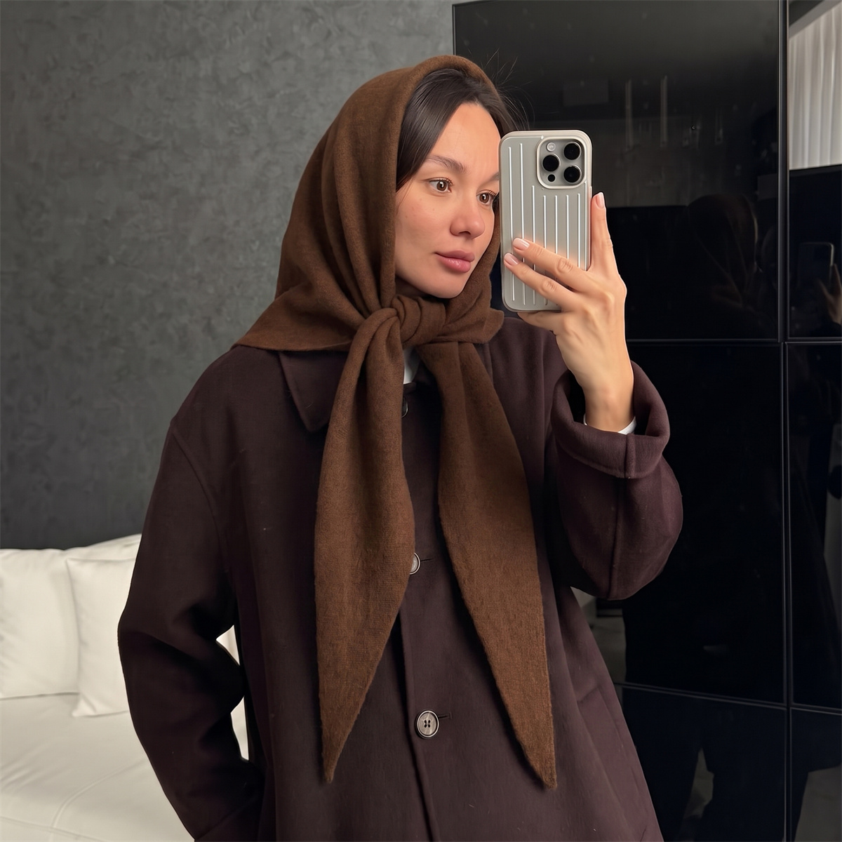 暖かいニット三角形ラップショール、女性用シンプル無地ネックス - Women'S Winter Accessories Set のレビューと価格