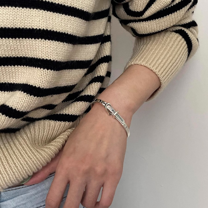 新しい 925 スターリングシルバーメタリックベルトヴィンテ - Resin Bangle Bracelet のレビューと価格