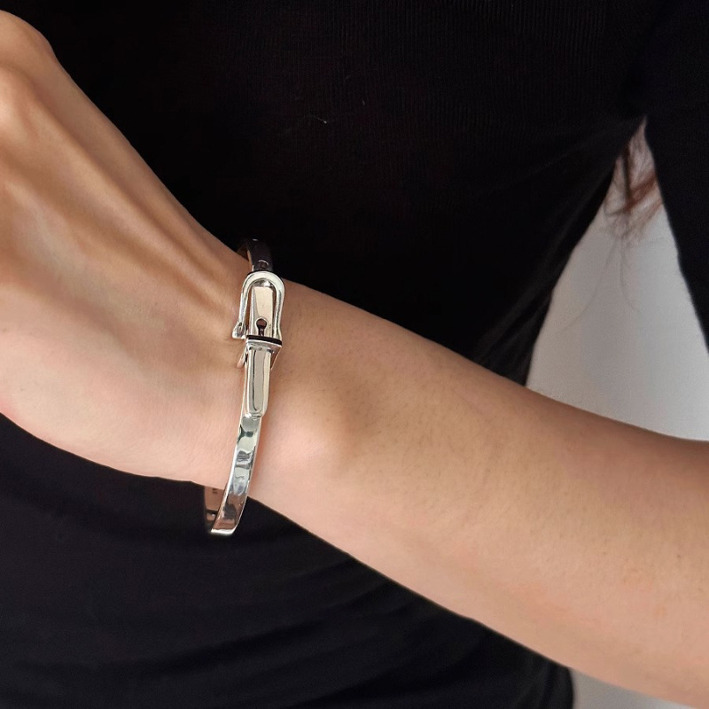 新しい 925 スターリングシルバーメタリックベルトヴィンテ - Resin Bangle Bracelet のレビューと価格